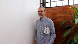 El libro semanal amazom com. Escritor Claudio De Castro Me Gusta Tocar El Corazon De La Gente Tucomunidad Com Pa