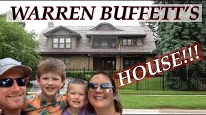 Buffett going big in japan is all about the cash. Warren Buffett S House Because Stalking Billionaires Is A Family Affair Youtube