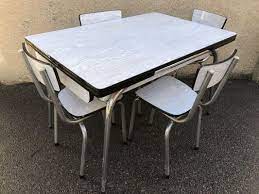 Get a 1950s or 1960s retro dinette at smart furniture toronto. Mid Century Formica Dining Table Chairs Set 1950s Set Of 5 For Sale At Pamono