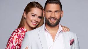 Rácz jenő étterme | rácz jenő és gyuricza dóra már össze is költöztek. Racz Jeno Megkerte A Baratnoje Dori Kezet 24 Hu