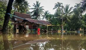 Alor gajah malaysia terletak di 7059.77 km barat laut dari mekah. Jumlah Mangsa Banjir Meningkat 242 Orang