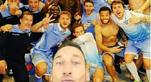 What a spectacle, what a night. Roma Lazio Valanga Di Sfotto Nel Post Derby I Tifosi Laziali Si Scatenano Sui Social