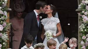 Ihr po hat pippa middleton bei der hochzeit ihrer schwester, der britischen herzogin kate, berühmt gemacht. Traumhochzeit Pippa Middleton Und James Matthews Geben Sich Das Ja Wort Youtube