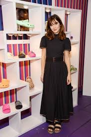 Zooey deschanel and jonathan scott ap. Zooey Deschanel Attends An Exclusive Preview Of Crocs Spring Summer 2020 Collection In New York City 161019 3