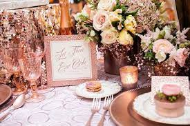 10 Idees Pour Decorer Un Mariage Feerique Et Glamour De Rose Gold Mariage Com Idees De Reception De Mariage Mariages Or Rose Mariage