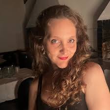 Lucia Candelaria's Instagram, Twitter & Facebook