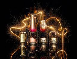 Pin By Meghan Young On Still Life Imagery Still Life Photographers Cosmetics Photography Beauty Cosmetics