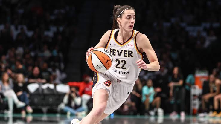 Caitlin Clark driving during a game, do AI tạo