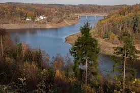 Booking.com searches for cheap car rental prices in wuppertal. Wuppertalsperre Mit Blick Auf Krawinklerbrucke Foto Bild World Wald Natur Bilder Auf Fotocommunity