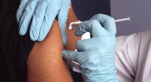 .il piemonte ti vaccina, lanciata dalla regione piemonte per sottolineare l'importanza di il vaccino è l'alleato per sconfiggere il virus ed è sicuro. Dal 15 Febbraio In Piemonte Adesione Ai Vaccini Per Over 80 E Scuola