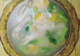 Sebenarnya sop malah termasuk panganan sebagai alternatif sop ayam, sop berbahan dasar ceker ayam juga enak disantap saat cuaca dingin cara membuat sop ceker: Resep Sayur Sop Ceker Ayam Yang Enak