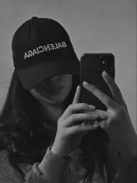 Épinglé par ᴋ ʀ ɪ ᴍ ɪ ɴ ᴀ ʟ ǫ ɪ ᴢ sur QIZ SEKILLERI | Photo profil,  Portrait photo de femme, Astuces pour visage