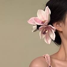 Kẹp tóc hoa Ly sẵn 3 màu vàng - trắng - hồng