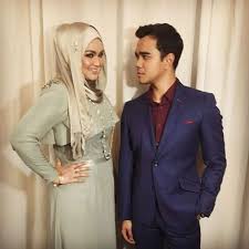 Alif started his singing career after winning third place in 8tv's reality singing competition, one in a million (oiam), in its inaugural season in 2006. Video Hani Jangan Marah Peminat Usik Jelingan Ahnaf Pada Siti Nurhaliza Wanista Com