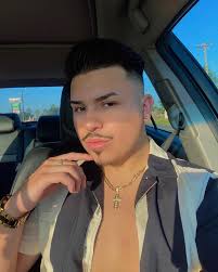 Uriel Pineda's Instagram, Twitter & Facebook