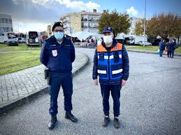 Последние твиты от autoridade nacional de emergência e proteção civil (@proteccaocivil). Agentes De Protecao Civil Municipal Reforcaram Acao De Sensibilizacao Covid 19 Na Feira Mensal De Nelas Camara Municipal De Nelas