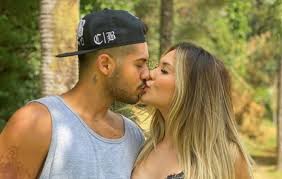 O pedido, segundo fontes da coluna, foi feito em londrina, onde começou o romance dos dois. Virginia Sobre Ze Felipe So Nao Casei Porque Nao Pediu Fofocas E Famosos