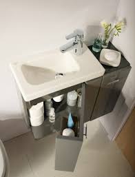 Kleines Bad Ideen Platzsparende Badmobel Und Viele Clevere Losungen Kleines Bad Ideen Waschbecken Gaste Wc Und Unterschrank Waschbecken
