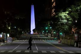 Sustantivo de género exclusivamente masculino, que lleva los artículos el o un en singular, y los o unos en plural. Coronavirus En Argentina Que Significa El Toque De Queda Sanitario La 100