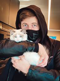 Play alan walker and discover followers on soundcloud | stream tracks, albums, playlists on desktop and mobile. Alan Walker On Twitter The New Addition To The Family Name Peanut
