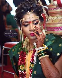 Flawless Makeup And Beautiful And Trendy Messy Hair Do Is All You Need To Conquer Yo Bridal Hairstyle Indian Wedding Marathi Wedding Indian Wedding Photography