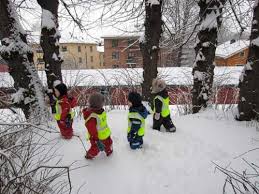 Daycare Norway Winter Play Feature Forest Kindergarten Norway Outdoor Education