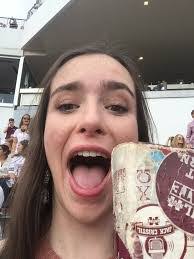 Anna Edge's Instagram, Twitter & Facebook