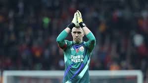 Fernando muslera, 35, uruguay galatasaray a.s., 2011'den beri kaleci piyasa değeri: Derbinin En Deneyimlisi Muslera Fotomac