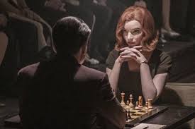 La historia de un inquietante prodigio ajedrecístico, la presencia esta vez bruce, ahora con sus 70 años, estaba profundamente involucrado en proporcionar partidas y posiciones para la adaptación de netflix. Gambito De Dama Es La Miniserie Mas Vista De Netflix Cine Y Tv Cultura Eltiempo Com