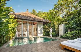 Como uma ubud dompelt je onder in de cultuur van bali en biedt luxe voorzieningen, van trendy restaurants, de befaamde shambhala spa tot een eigentijdse accommodatie. Como Uma Ubud Bali Indonesia Hotel Review By Travelplusstyle