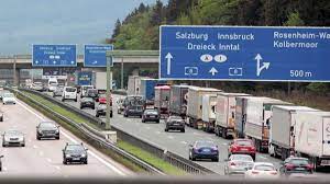 Wegen einer technischen panne mussten fahrgäste aussteigen und den tonnenschweren zug anschieben. An Der Grenze Kufstein Kiefersfelden Blockabfertigung Auf A93 Am Donnerstag Kiefersfelden