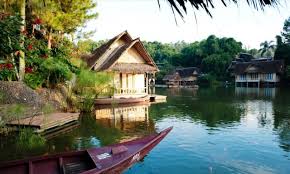 Pasti setiap pasangan ini mengimpikan satu trip honeymoon yang romantik bersama yang tersayang. 10 Tempat Bulan Madu Di Indonesia Biaya Kurang Dari 10 Juta