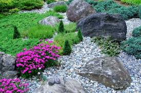 In bainbridge island, washington, welsh quartz boulders define this rock garden. 13 Creative Ideas For Landscaping With Rocks