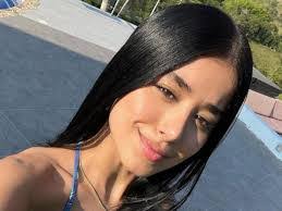 Yenny Lopez's Instagram, Twitter & Facebook