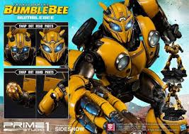 Charlie, on the cusp of turning 18 and trying to find her place in the world, discovers bumblebee. Bumblebee Transformers Bumblebee 2018 Statue Toy Origin