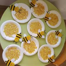 Makarnalar Ile Bal Petekleri Seda Ogretmenimizden Yeni Yurumeye Baslayan Cocuk Elisi Ari Sanat Arilar