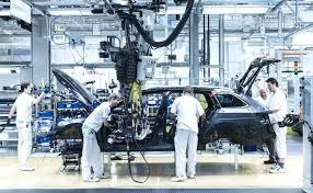 Automotive service, emergency roadside service, car dealership. Skoda Auto Znovu Prodlouzila Odstavku Vyroby Zatim Do 27 Dubna Auto Cz