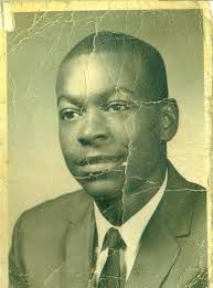 Can someone enhance 1974 photo?