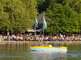 Seit 1985 gehört es in das portfolio der familie kuffler. Kleinhesseloher See Im Englischen Garten Wann Das Wasser Zuruckkommt