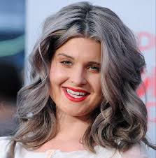 Kelly Osbourne Explains Her New Gray Hair Color Stop Grey Hair Silver Hair Dye Grey Hair Looks