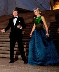 Koningin Maxima Past Outfit Aan Op Event Feestjurk