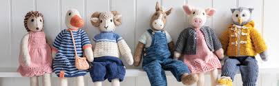 Stay in 'the loop' the midwest's first café and yarn shop. Knitted Animal Friends Over 40 Knitting Patterns For Adorable Animal Dolls Their Clothes And Accessories Amazon Co Uk Crowther Louise 0035313671050 Books