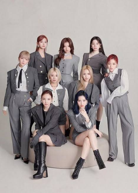 Jihyo (TWICE) kết thúc với JYP Entertainment sau 21 năm