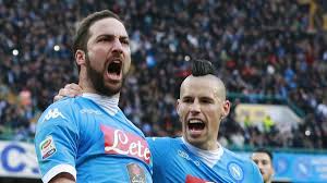 Der argentinische nationalstürmer ging dank einer für 90 millionen euro ablöse zu rekordmeister juventus turin und zog so den zorn neapels auf sich. Gonzalo Higuain Vom Ssc Neapel Zu Atletico Madrid Der Transfer Check Eurosport