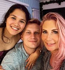 Dawn Wolfe's Instagram, Twitter & Facebook