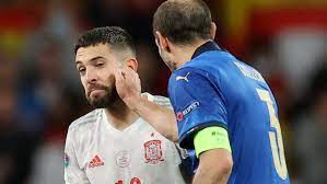 Born 14 august 1984) is an italian professional footballer who plays as a defender and captains both serie a club juventus and the italy. Lzhec Kellini Ustroil Shou Pered Seriej Penalti Matcha Italiya Ispaniya I Smutil Albu Sport Ekspress