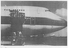 The flight later lands safely at honolulu without any more loss of life. United Airlines Flight 811 Wikipedia