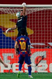 Unai simón plays for spanish league team bilbao br (athletic club) and the spain national team in pro evolution soccer 2021. Laliga English On Twitter The Wall Unai Simon Barcaathletic