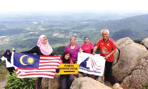 Seorang kerani bank meninggal dunia selepas mendaki gunung datuk di rembau, negeri sembilan bersama rakannya petang. Tempuh Trek Pacak Berbatu