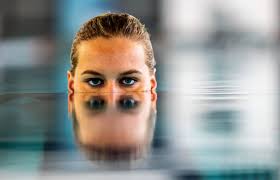 En de sfeer voor en tijdens de wedstrijd was goed, tot het moment van de rode kaart, zegt elianne: Al Mijn Verdriet Stopte Ik In De Sport Nrc